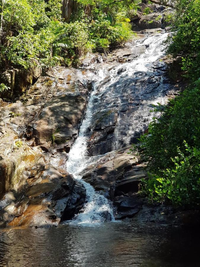 waterfall accomodation Port Glaud Esterno foto